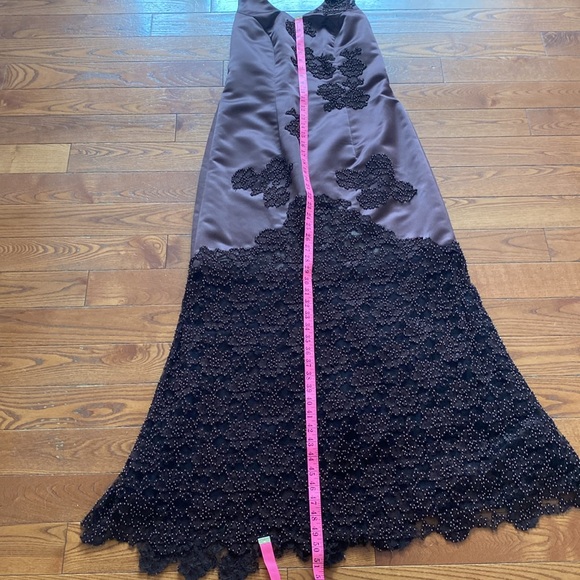 Rich brown halter style gorgeous long gown size 6/8 beautiful appliqué beading. - Picture 14 of 16
